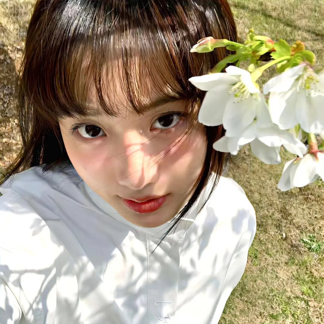 照片里的伴娘